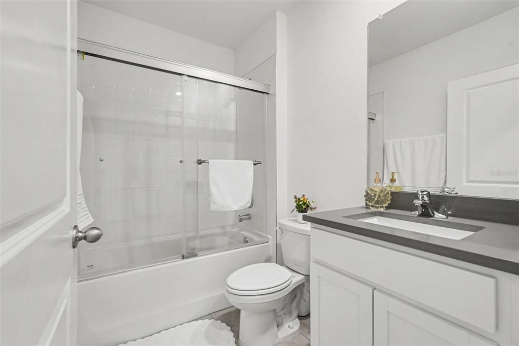 For Sale: $395,000 (3 beds, 2 baths, 1672 Square Feet)