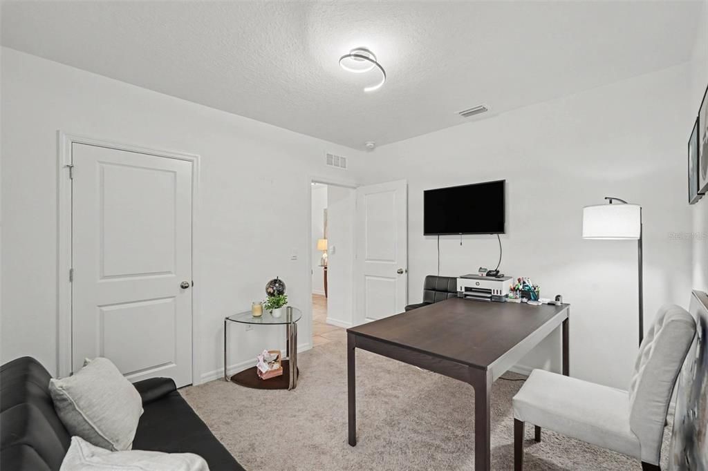 For Sale: $395,000 (3 beds, 2 baths, 1672 Square Feet)
