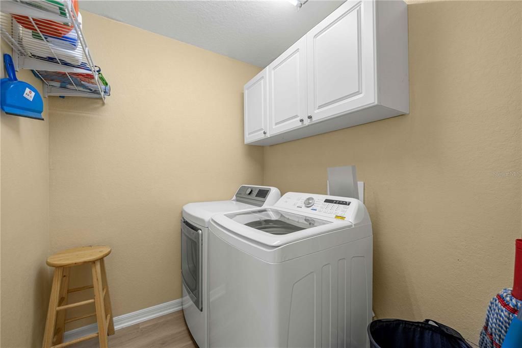 For Sale: $235,000 (3 beds, 2 baths, 1305 Square Feet)