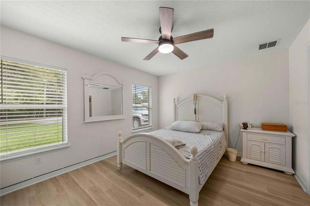 For Sale: $235,000 (3 beds, 2 baths, 1305 Square Feet)