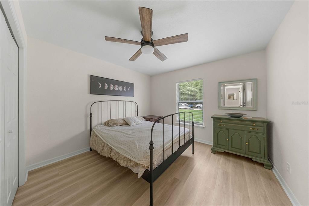 For Sale: $235,000 (3 beds, 2 baths, 1305 Square Feet)