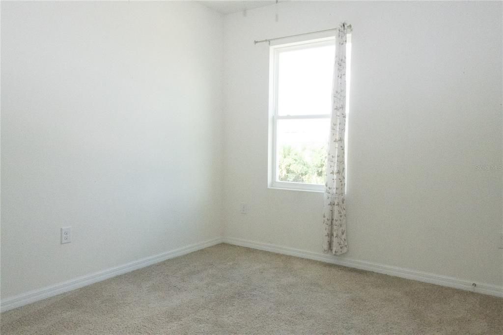 For Rent: $2,900 (5 beds, 3 baths, 2626 Square Feet)