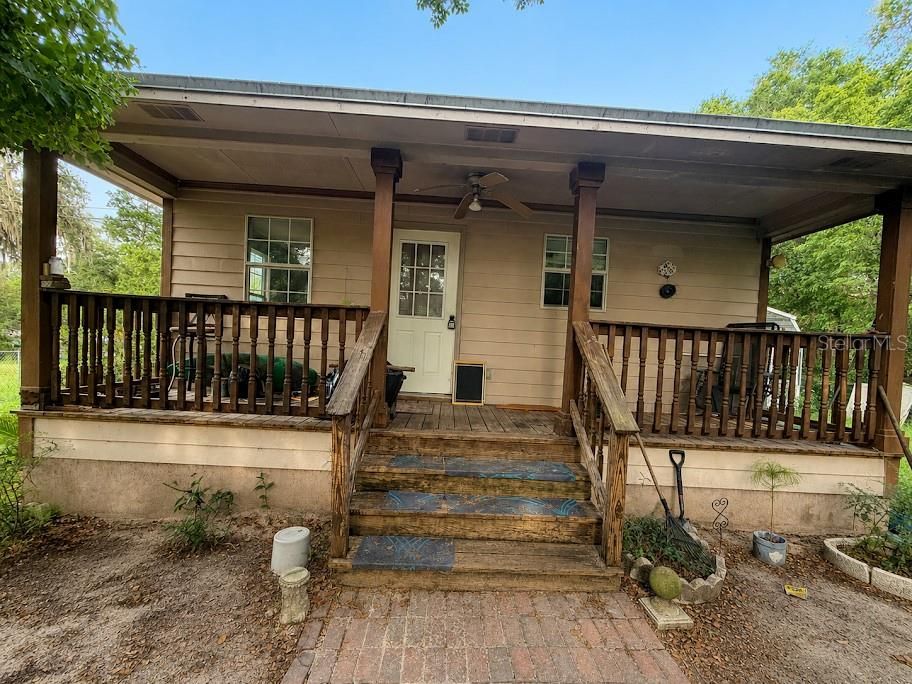 For Sale: $134,000 (3 beds, 2 baths, 1056 Square Feet)