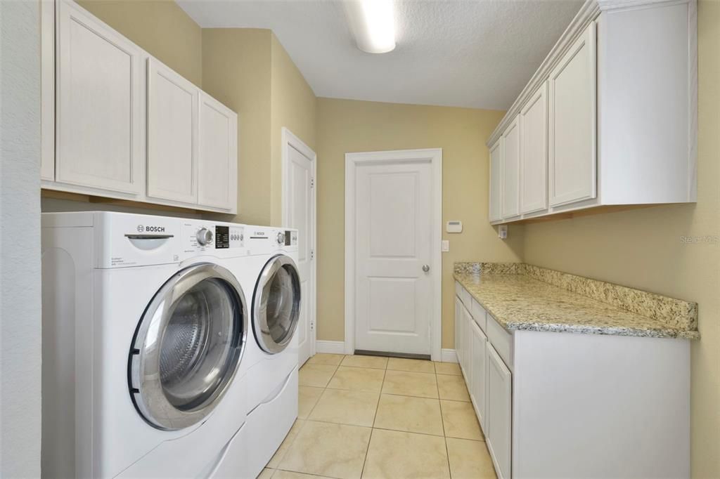 En Venta: $765,000 (4 camas, 3 baños, 2673 Pies cuadrados)