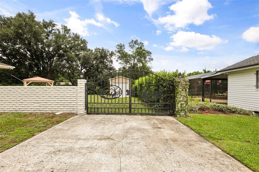 En Venta: $765,000 (4 camas, 3 baños, 2673 Pies cuadrados)