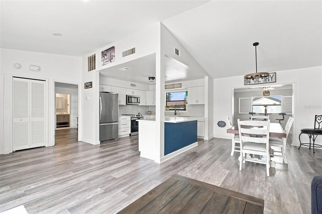 For Sale: $494,500 (3 beds, 2 baths, 1607 Square Feet)