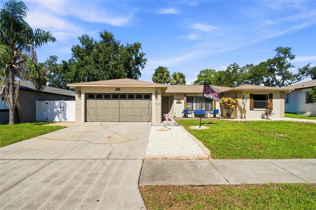 For Sale: $494,500 (3 beds, 2 baths, 1607 Square Feet)
