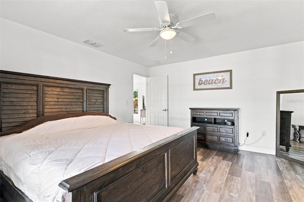 For Sale: $494,500 (3 beds, 2 baths, 1607 Square Feet)
