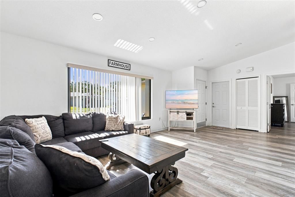 For Sale: $494,500 (3 beds, 2 baths, 1607 Square Feet)