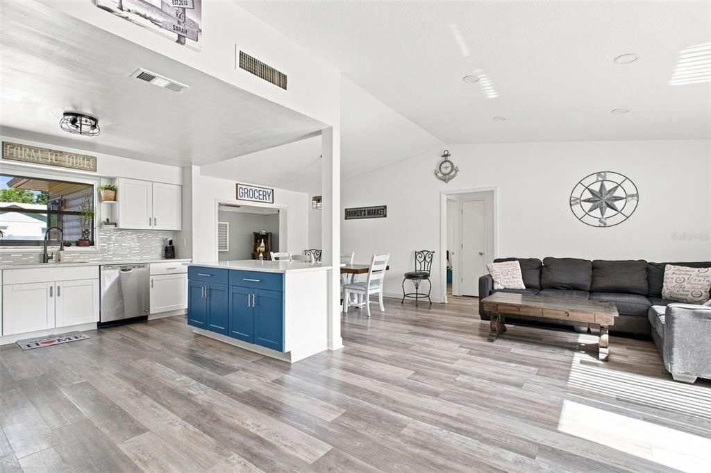 For Sale: $494,500 (3 beds, 2 baths, 1607 Square Feet)