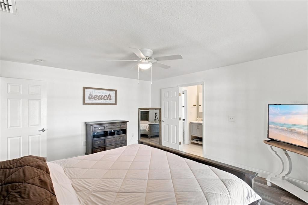 For Sale: $494,500 (3 beds, 2 baths, 1607 Square Feet)