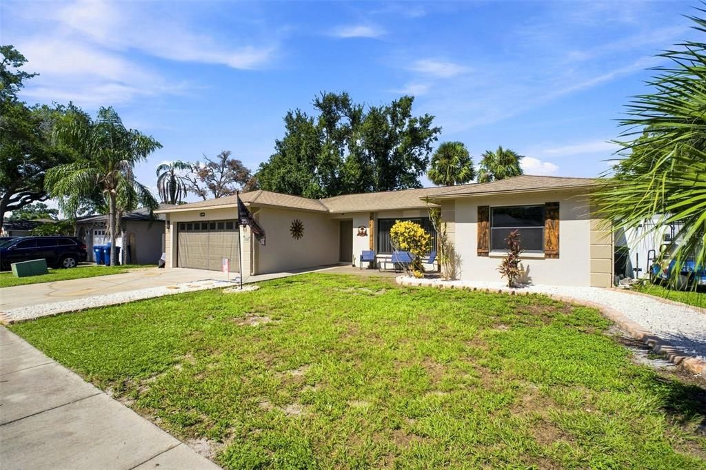 For Sale: $494,500 (3 beds, 2 baths, 1607 Square Feet)