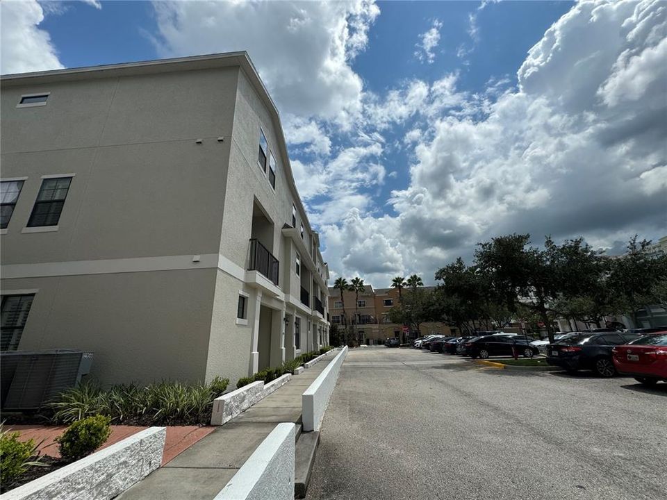 For Rent: $2,700 (3 beds, 3 baths, 1964 Square Feet)