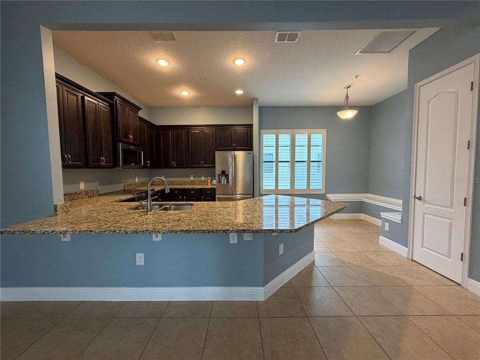 For Rent: $2,700 (3 beds, 3 baths, 1964 Square Feet)