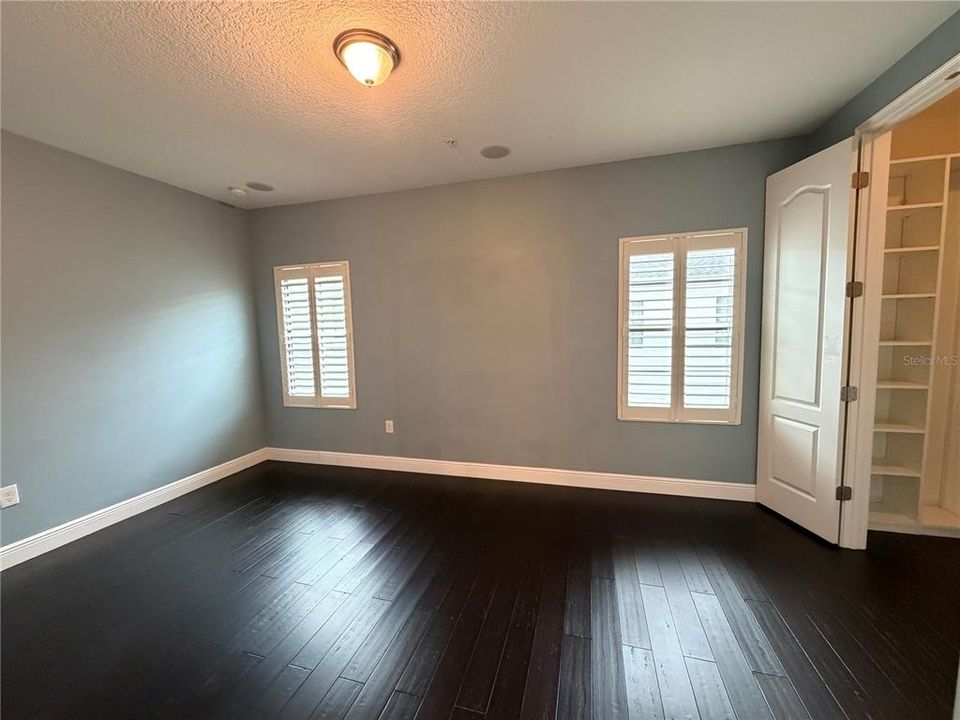 For Rent: $2,700 (3 beds, 3 baths, 1964 Square Feet)