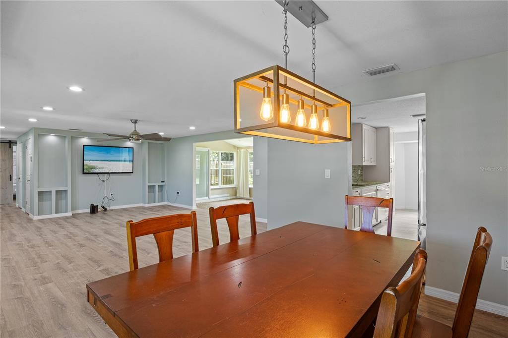 For Sale: $439,500 (3 beds, 2 baths, 1695 Square Feet)
