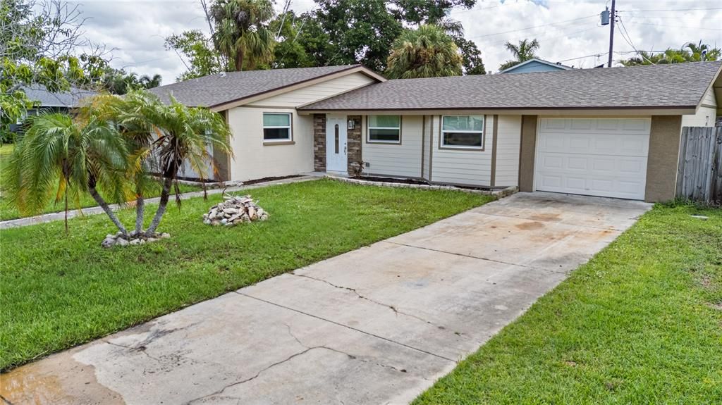 For Sale: $439,500 (3 beds, 2 baths, 1695 Square Feet)