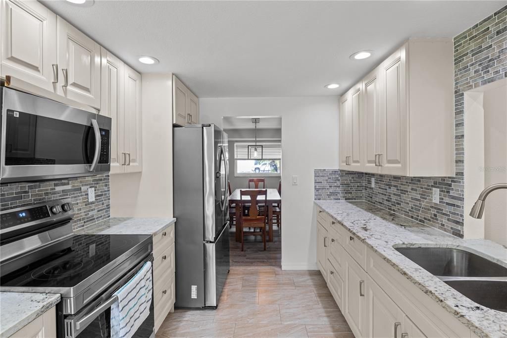 For Sale: $439,500 (3 beds, 2 baths, 1695 Square Feet)