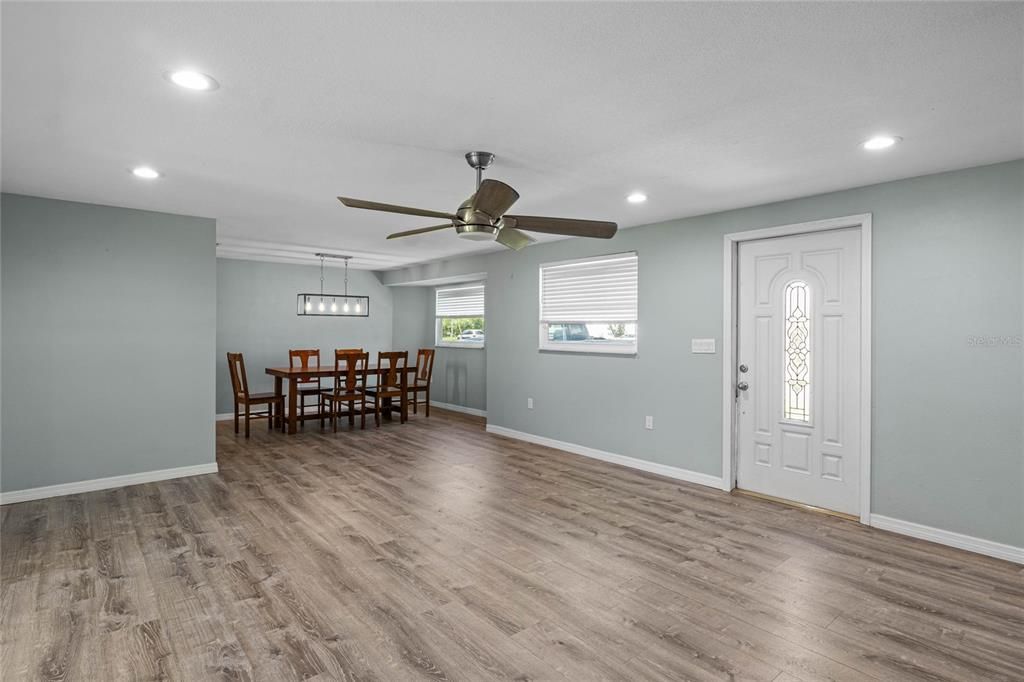 For Sale: $439,500 (3 beds, 2 baths, 1695 Square Feet)