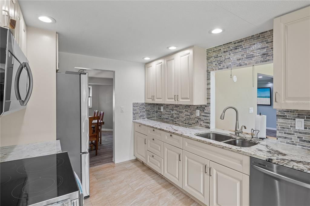 For Sale: $439,500 (3 beds, 2 baths, 1695 Square Feet)