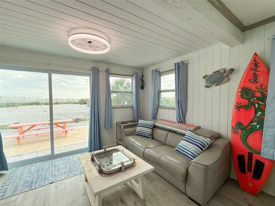 На продажу: $3,250,000 (5 спален, 0 ванн, 2028 Квадратных фут)