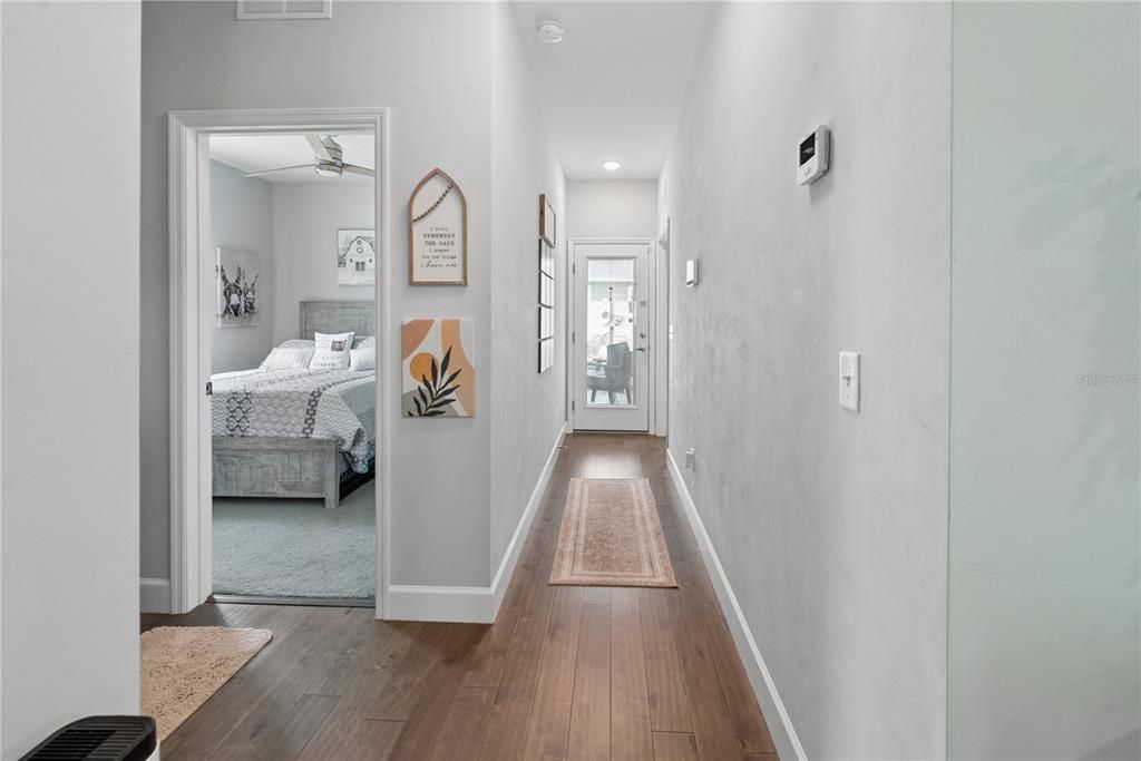 For Sale: $285,000 (2 beds, 2 baths, 1301 Square Feet)