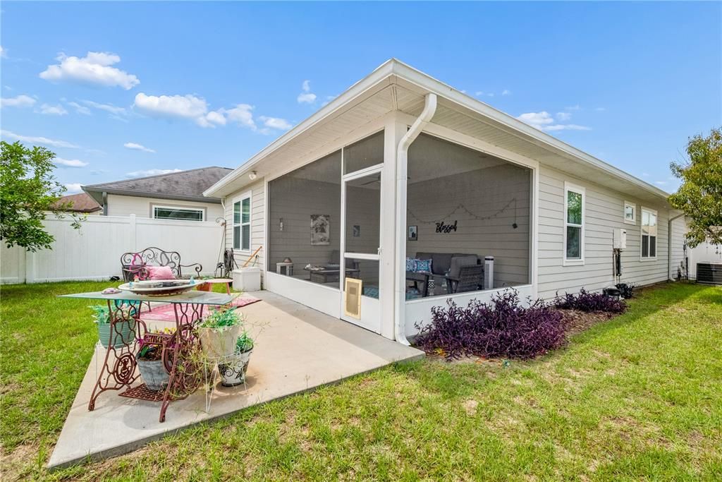 For Sale: $285,000 (2 beds, 2 baths, 1301 Square Feet)
