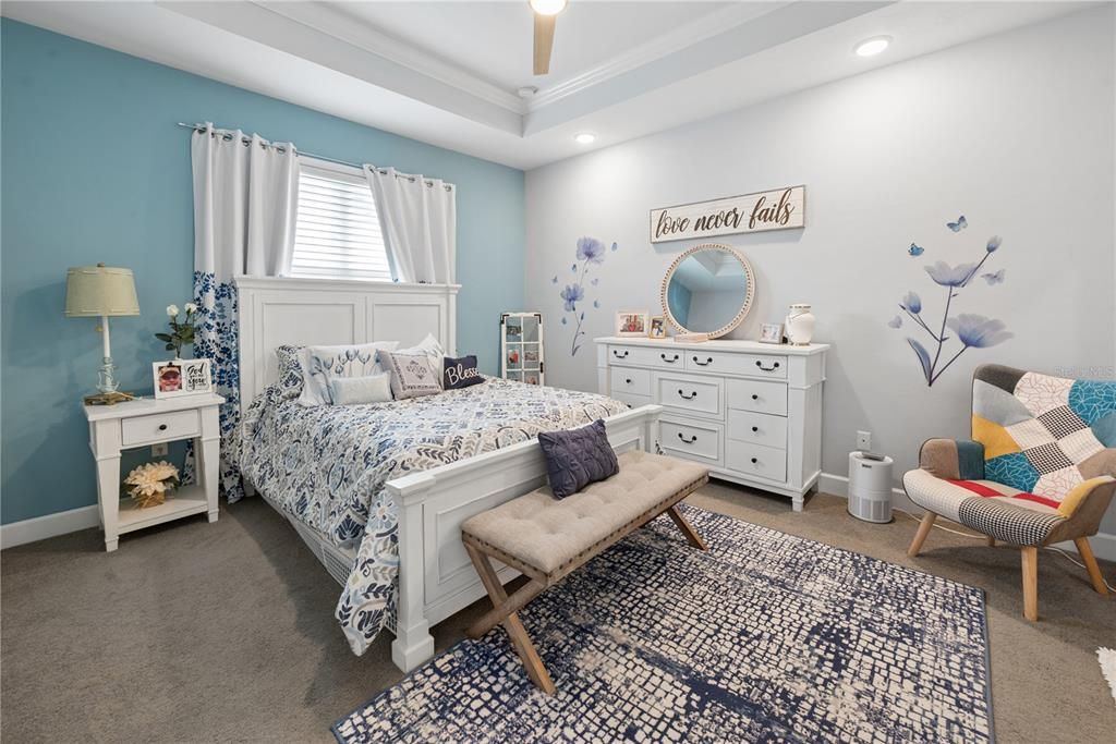 For Sale: $285,000 (2 beds, 2 baths, 1301 Square Feet)