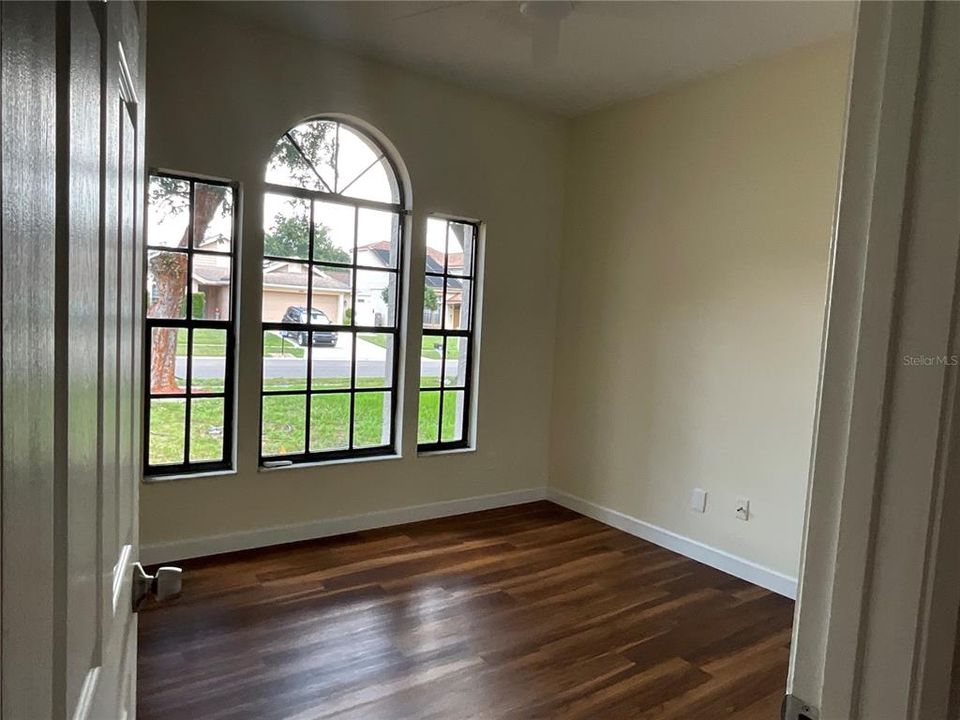 For Sale: $349,900 (3 beds, 2 baths, 1322 Square Feet)
