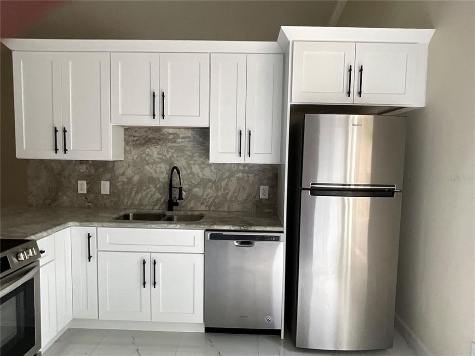 For Sale: $349,900 (3 beds, 2 baths, 1322 Square Feet)