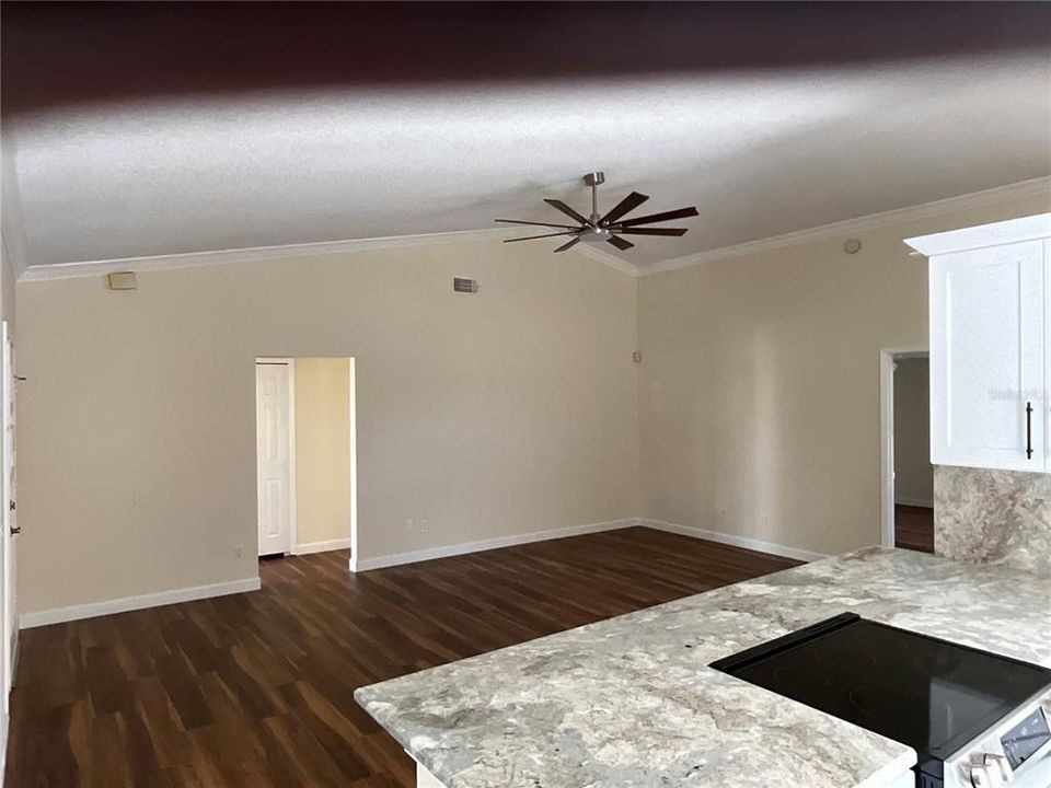 For Sale: $349,900 (3 beds, 2 baths, 1322 Square Feet)