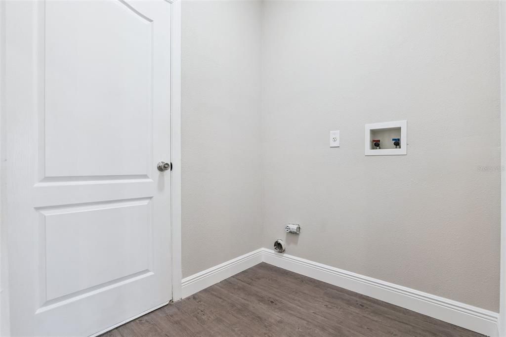 For Rent: $2,800 (4 beds, 2 baths, 1825 Square Feet)