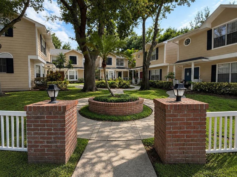 Active With Contract: $250,000 (2 beds, 2 baths, 1129 Square Feet)