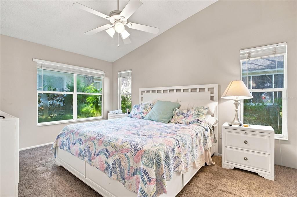 Active With Contract: $250,000 (2 beds, 2 baths, 1129 Square Feet)