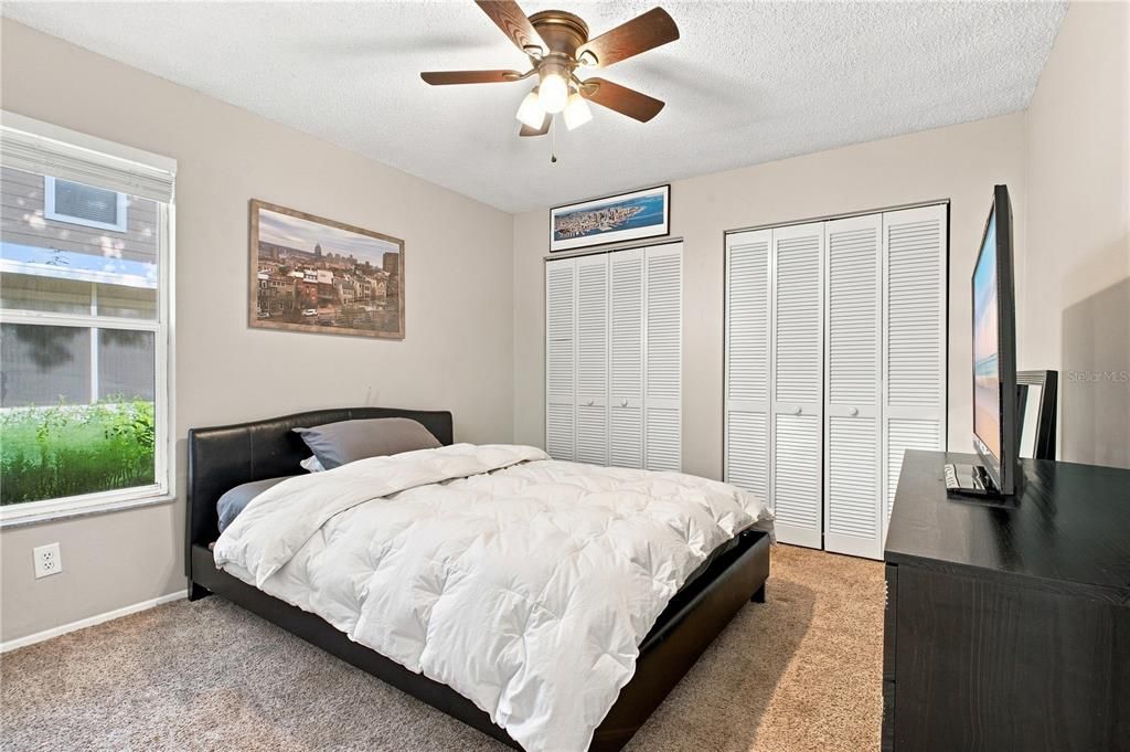 Active With Contract: $250,000 (2 beds, 2 baths, 1129 Square Feet)