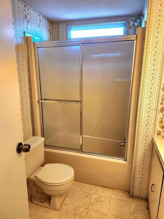 For Sale: $125,000 (2 beds, 2 baths, 864 Square Feet)