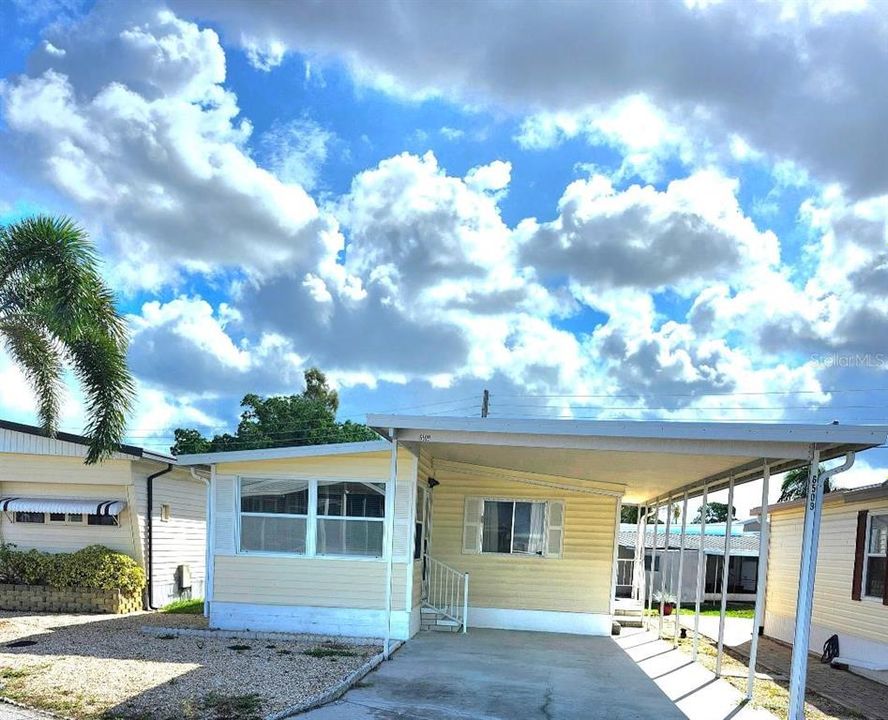 For Sale: $125,000 (2 beds, 2 baths, 864 Square Feet)