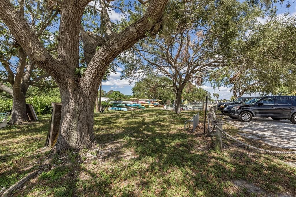 For Sale: $125,000 (2 beds, 2 baths, 864 Square Feet)