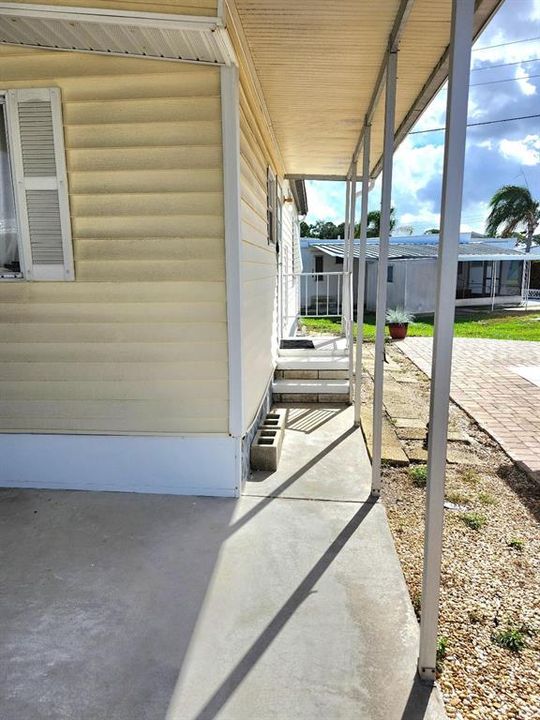 For Sale: $125,000 (2 beds, 2 baths, 864 Square Feet)