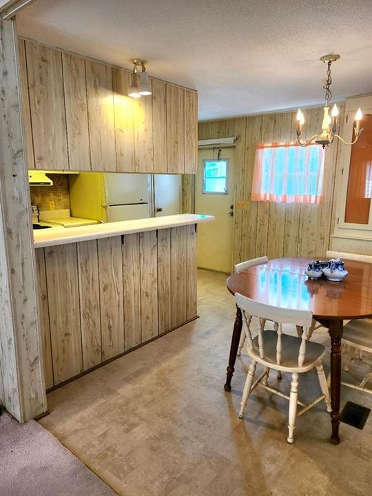 For Sale: $125,000 (2 beds, 2 baths, 864 Square Feet)