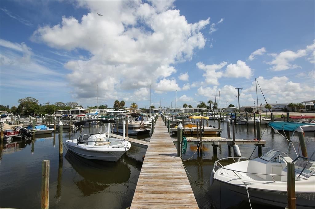 For Sale: $125,000 (2 beds, 2 baths, 864 Square Feet)