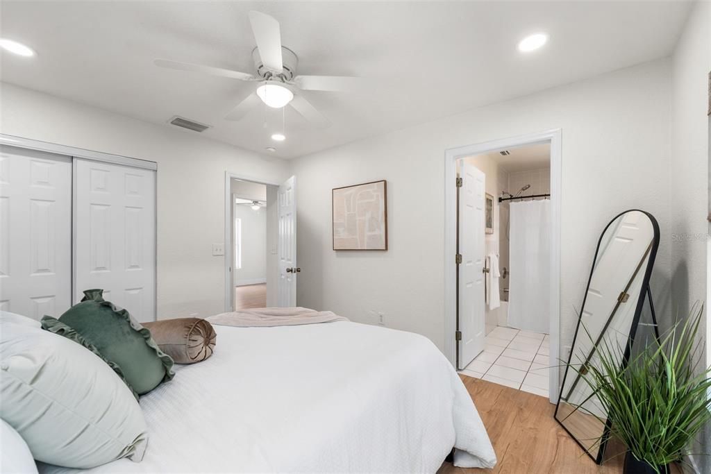 For Sale: $265,000 (3 beds, 2 baths, 1220 Square Feet)