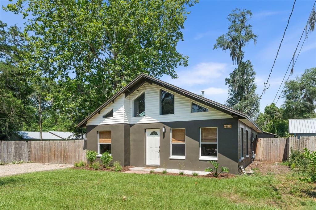 For Sale: $265,000 (3 beds, 2 baths, 1220 Square Feet)
