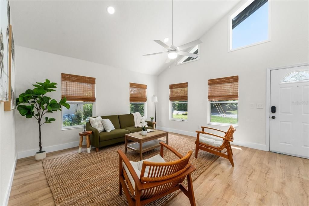 For Sale: $265,000 (3 beds, 2 baths, 1220 Square Feet)