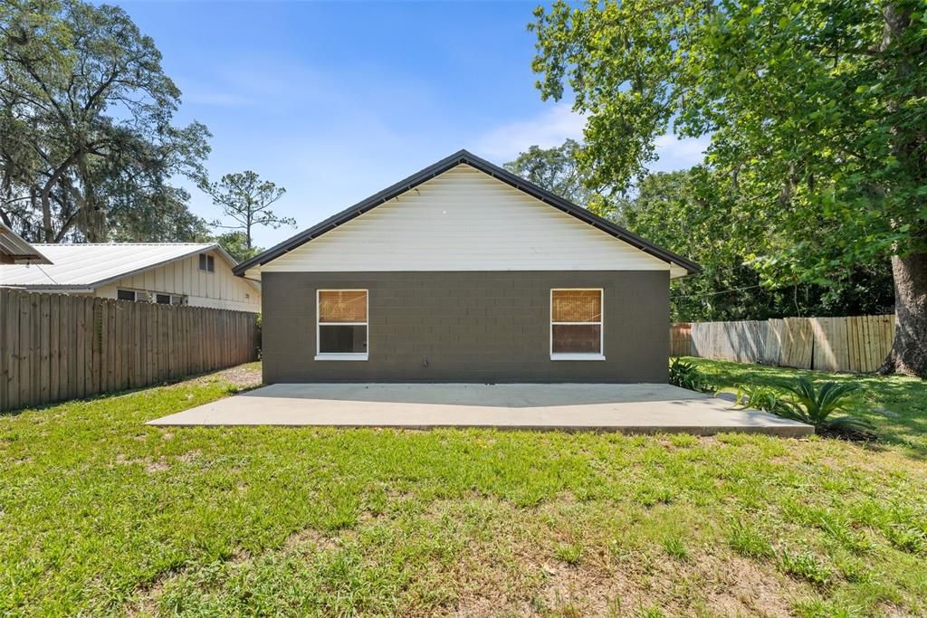 For Sale: $265,000 (3 beds, 2 baths, 1220 Square Feet)
