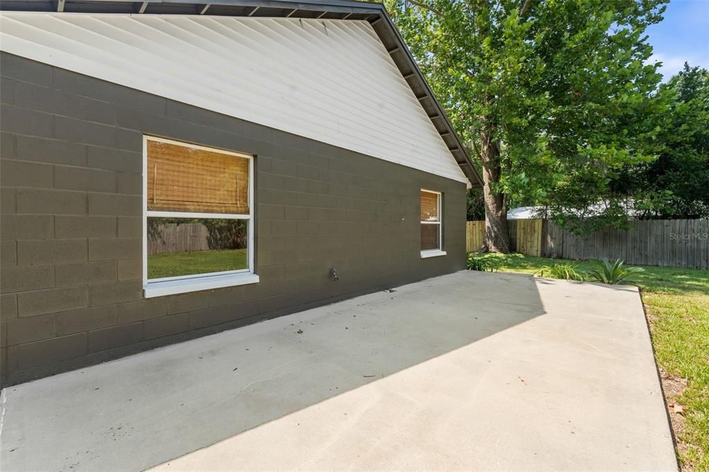 For Sale: $265,000 (3 beds, 2 baths, 1220 Square Feet)