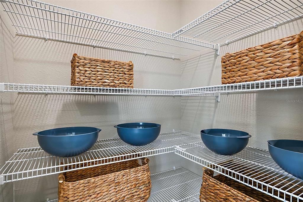 Activo con contrato: $354,999 (5 camas, 3 baños, 2470 Pies cuadrados)
