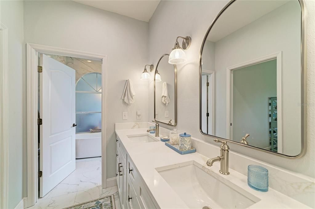 For Rent: $4,400 (3 beds, 2 baths, 1647 Square Feet)