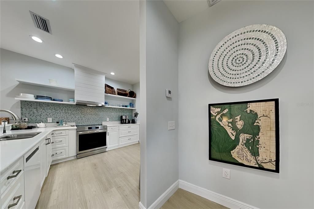 For Rent: $4,400 (3 beds, 2 baths, 1647 Square Feet)