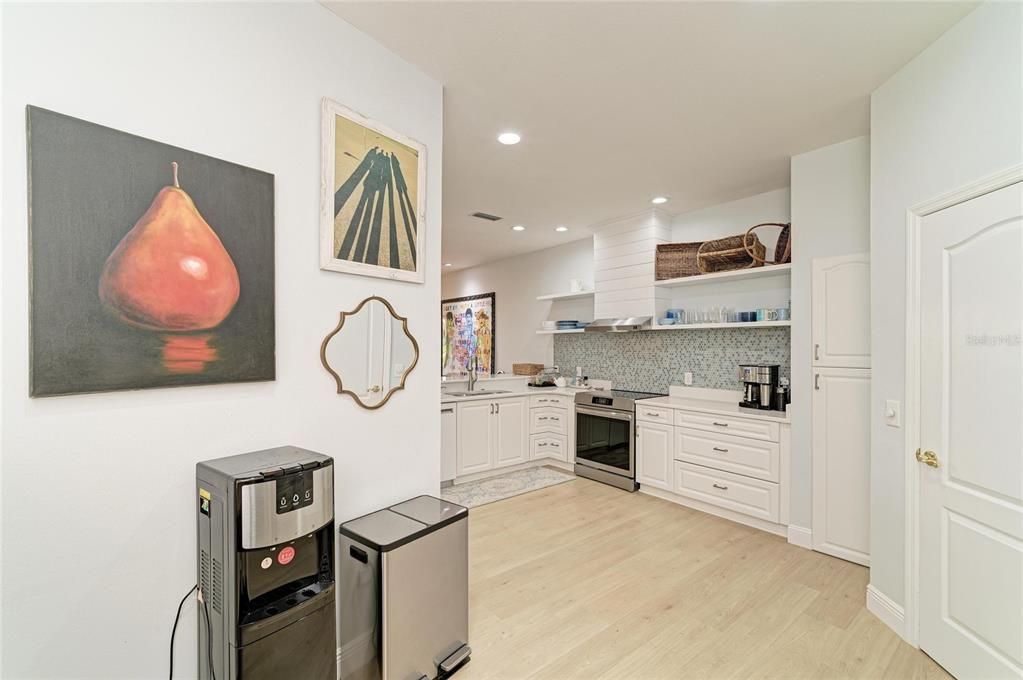 For Rent: $4,400 (3 beds, 2 baths, 1647 Square Feet)